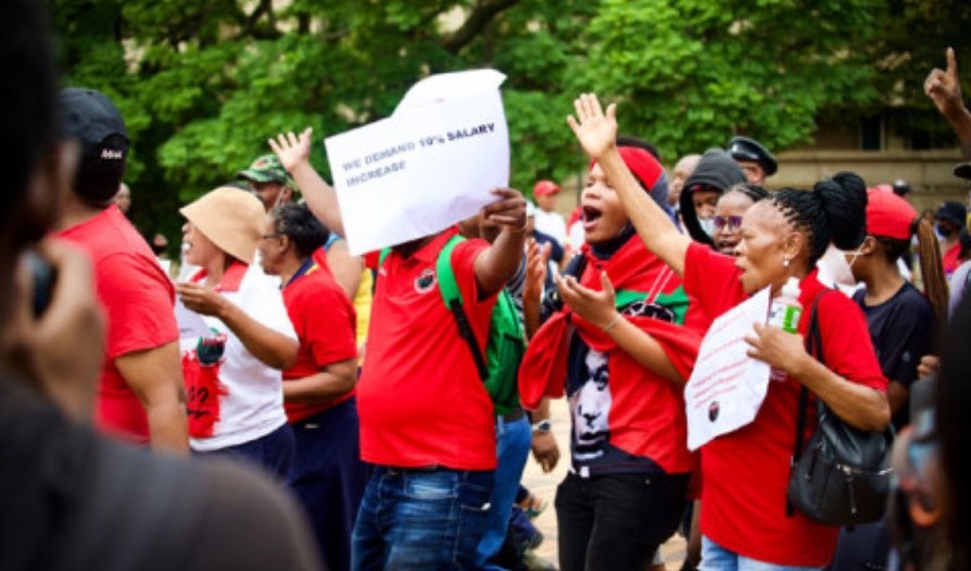 Striking health workers are demanding a 10% salary increase, a R2 500 housing allowance and improved medical aid benefits. 