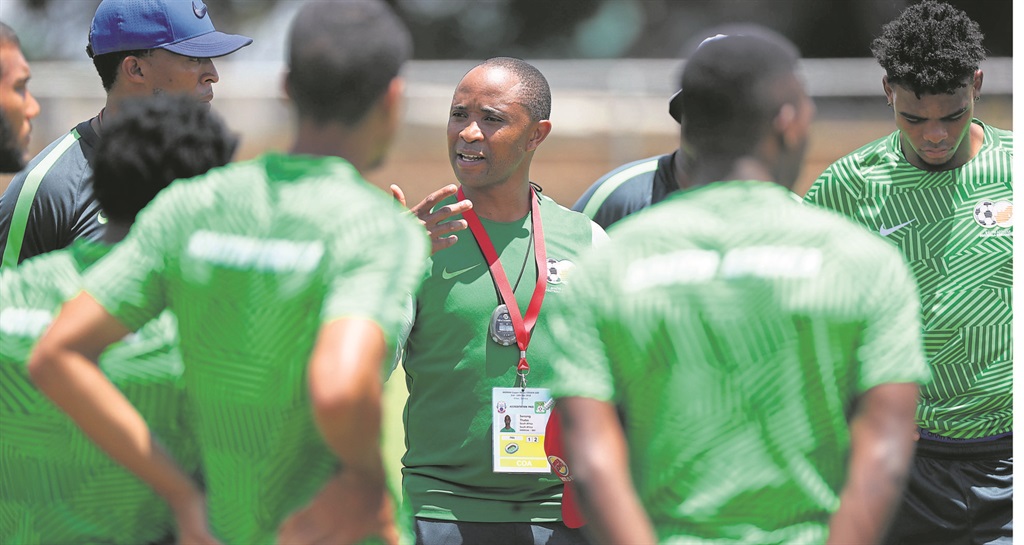 Coach Thabo Senong (middle) has praised his charges despite their loss to the Young Lions of Teranga on Wednesday.                                   Photo byBackpagepix