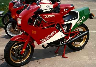 FOCUS OF LUST: A Mike Hailwood Replica (MHR) Ducati in the metal.