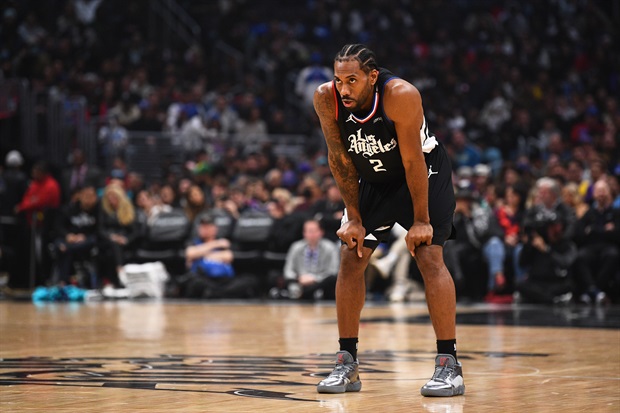 <strong>Kawhi Leonard </strong>and <strong>Russell Westbrook's </strong>25 each guides the <strong>Clippers</strong> past a tricky <strong>Suns</strong> <strong>119-114</strong>.