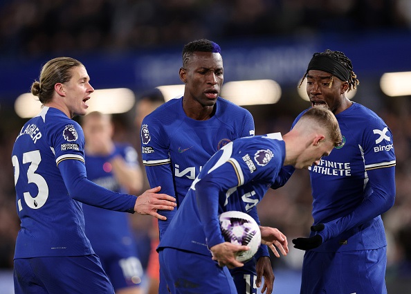 Chelsea manager Mauricio Pochettino was left fuming after seeing his players fight over a penalty.