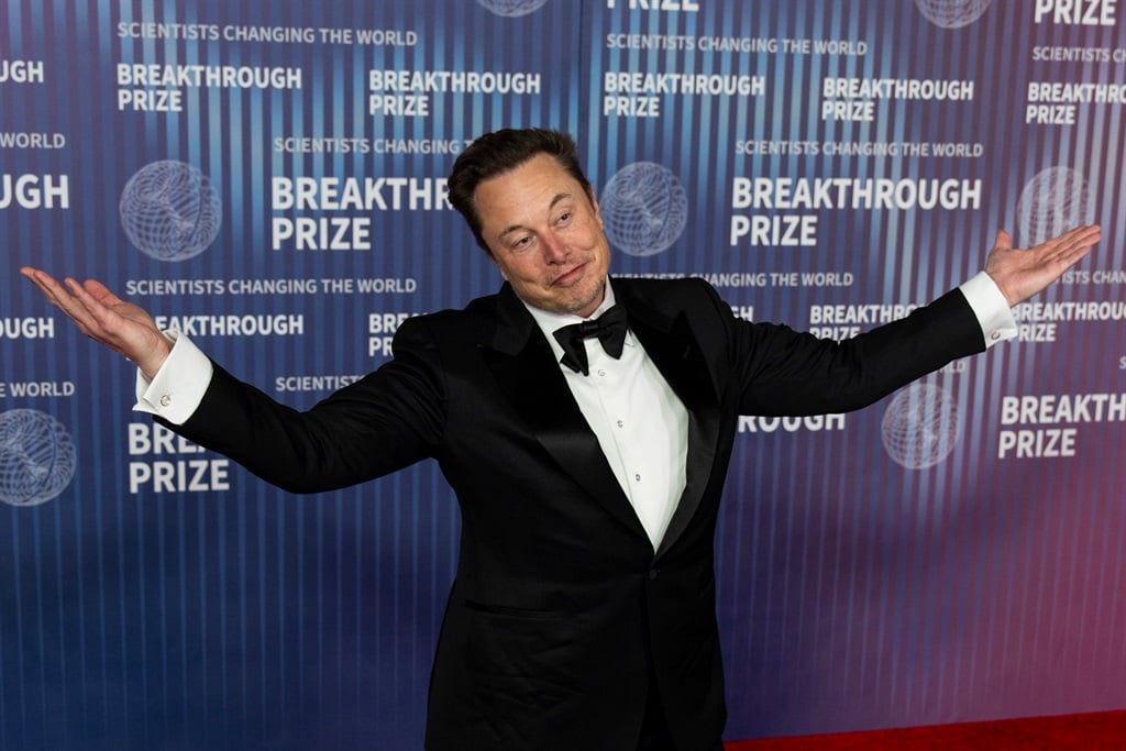 ‘I love you guys!’ Elon Musk lands R800 billion pay deal after Tesla vote | Business