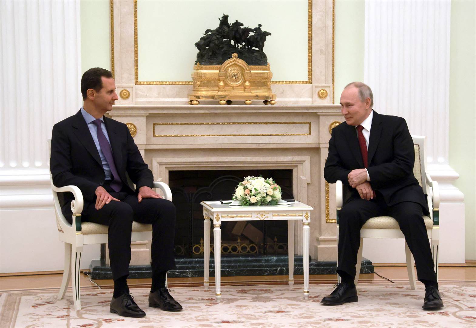 Pres. Basjar al-Assad (links) van Sirië en pres. Wladimir Poetin van Rusland vergader Woensdag in Moskou.  Foto: Reuters