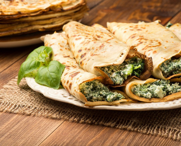 Spinach stuffed pancakes