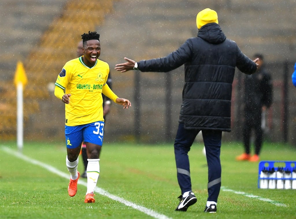 Cassius Mailula of Mamelodi Sundowns celebrate the goal with Rulani Mokwena  (Ashley Vlotman/Gallo Images)