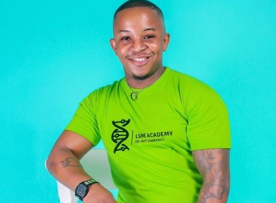 News24.com | WATCH | Umlazi teacher goes viral for using trending songs to help pupils learn