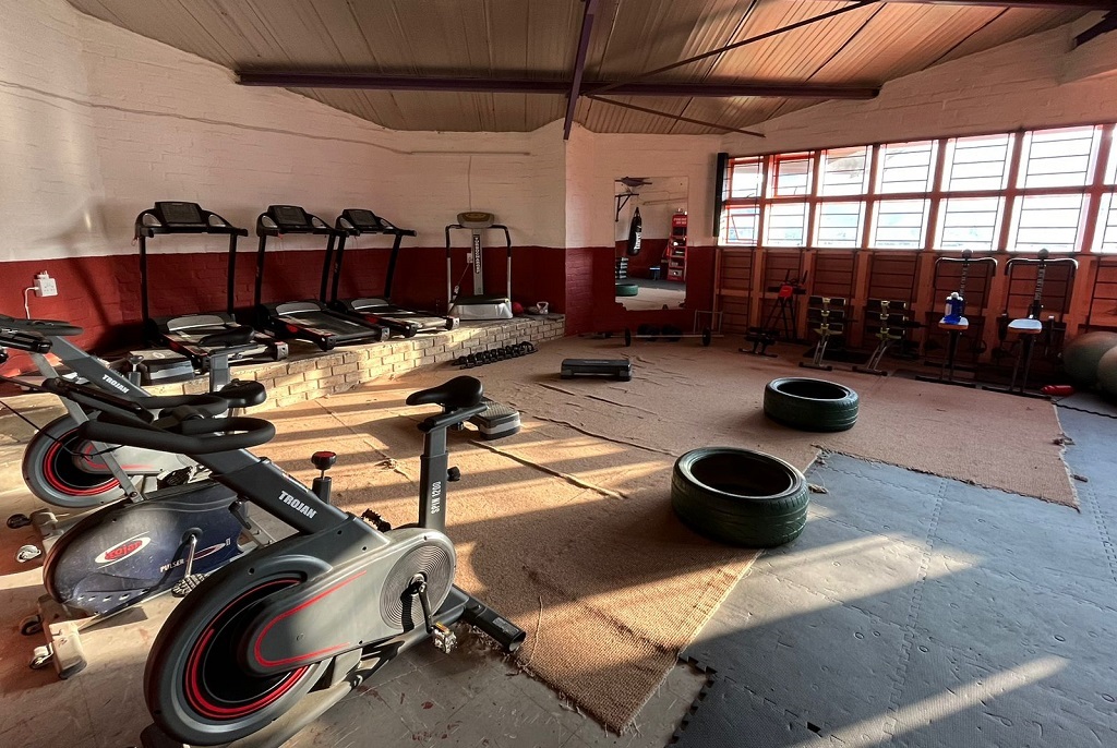 Kruisvallei Hydro donated gym equipment to Fitness