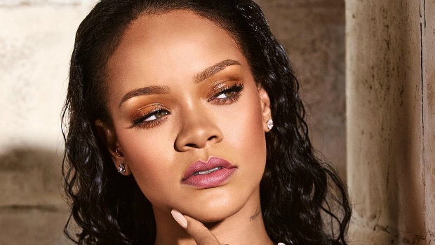 Rihanna wearing Fenty Beauty makeup 
