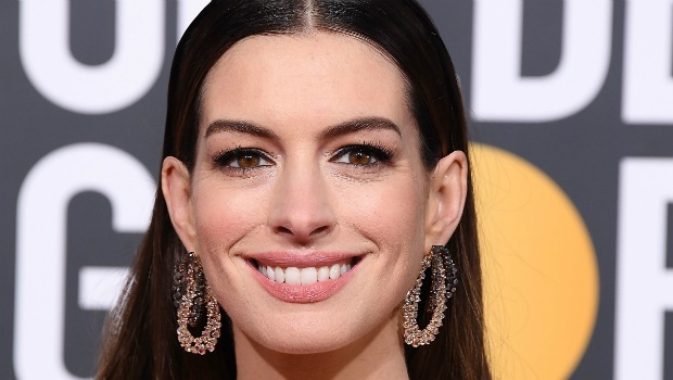 Anne Hathaway arrives at the 76th Annual Golden Globe Awards