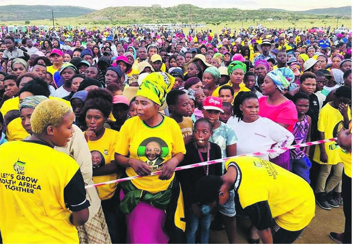 Ekuvukeni villagers came in large numbers to listen to President Cyril Ramaphosa. Photo from ANC Facebook Page