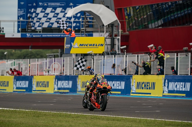 Brad Binder falls on first lap to finish last in the rain as Bezzecchi claims maiden MotoGP win | Sport