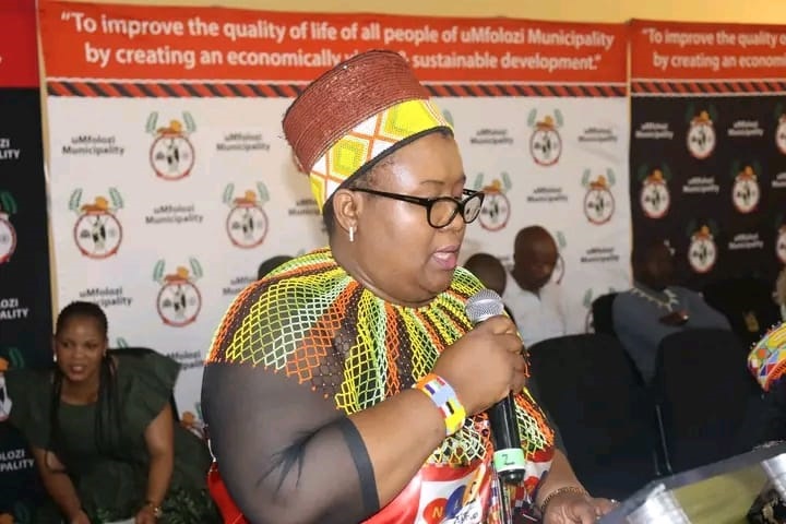 Queen Nompumelelo KaMachi Zulu speaking to virgins