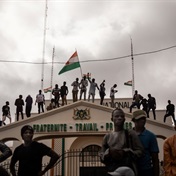 Pressure mounts on Niger coup leaders as deadline nears