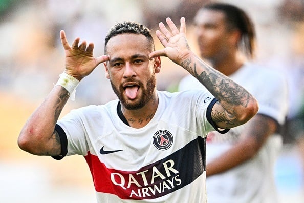 PSG superstar Neymar offered to European giants by his dad in