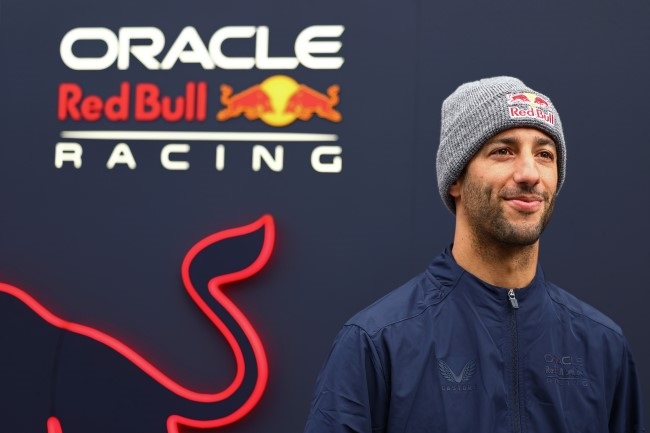 'Stoked' Ricciardo replaces de Vries at AlphaTauri | Sport