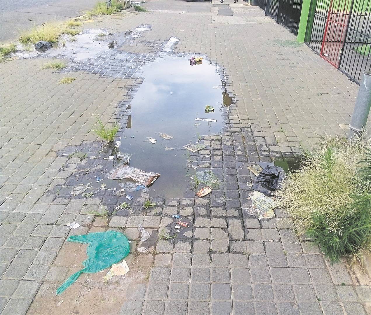 Clean water stream from a water meter in Nelson Mandela Drive in Bloemfontein. The problem has not yet been attended to since March. Photo: Teboho Setena