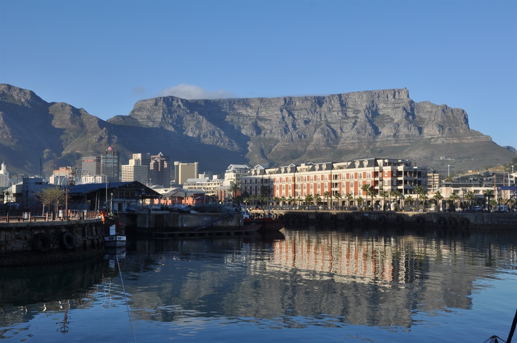 Cape town and Table mountain as viewed from the Victoria & Albert Waterfront. 