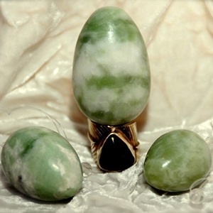 Thinking Egg Jade