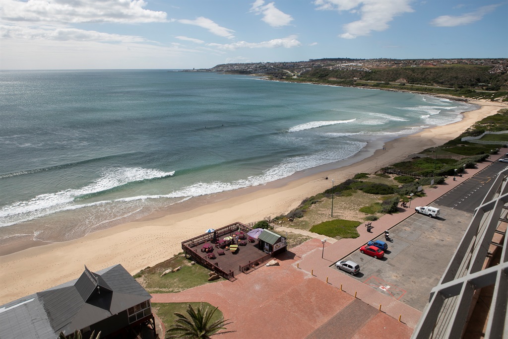 Beach closures: Ramaphosa, Dlamini-Zuma face fight over shutting Garden Route beaches | News24