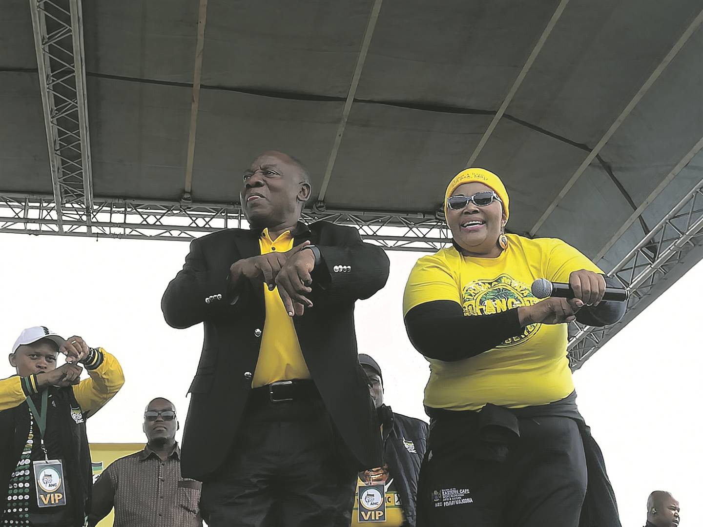 PHOTO: Ramaphosa singing on stage in Eastern Cape with MEC Pammy Majodina PIC by LUbabalo Ngcukana