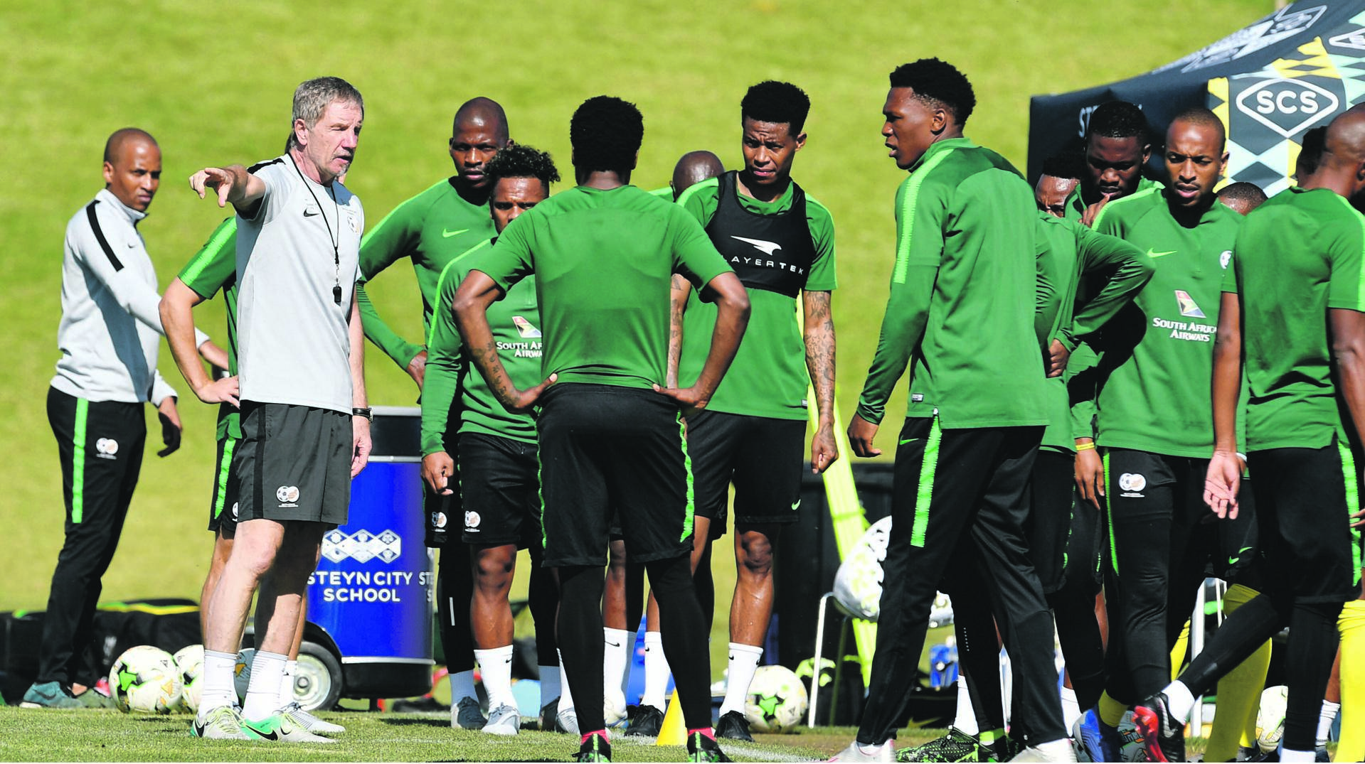 Bafana coach Stuart Baxter and the players during team training at Steyn City School in Fourways, Johannesburg, this week. Picture: Lefty Shivambu / Gallo Images