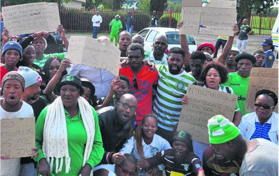 Bloemfontein Celtic fans show their support for captain Patrick Tignyemb.Photo by Kabelo Tlhabanelo
