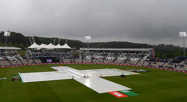 The rain falls at the Rose Bowl in Southampton (Getty)