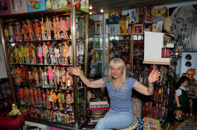 Meet This German Woman With 18,500 Barbie Dolls, The Largest