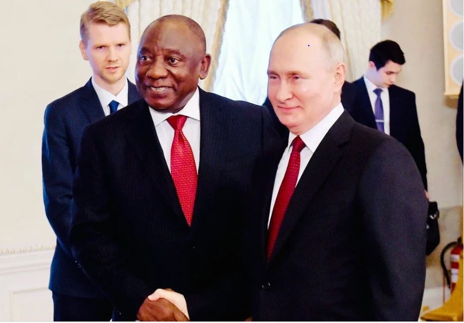 Russian President Vladimir Putin with Mzansi President Cyril Ramaphosa.