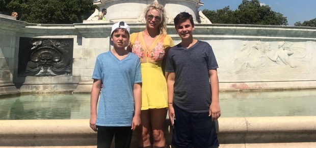Britney Spears and her kids. (Photo: Instagram/@britneyspears)