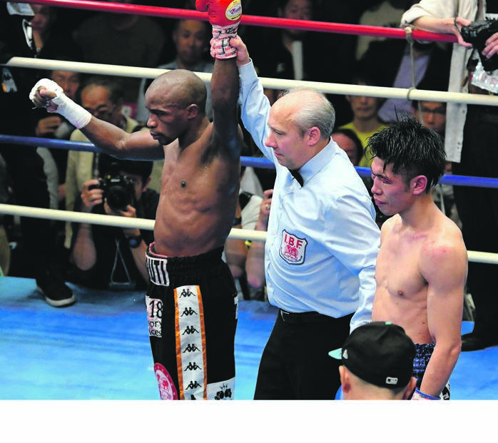 Moruti Mthalane has successfully defended his IBF flyweight title against Masayuki Kuroda at the Korakuen Hall.   Photos by Getty Images