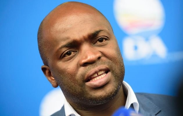 Msimanga 'geskok, hartseer' oor Maimane ook DA verlaat ...