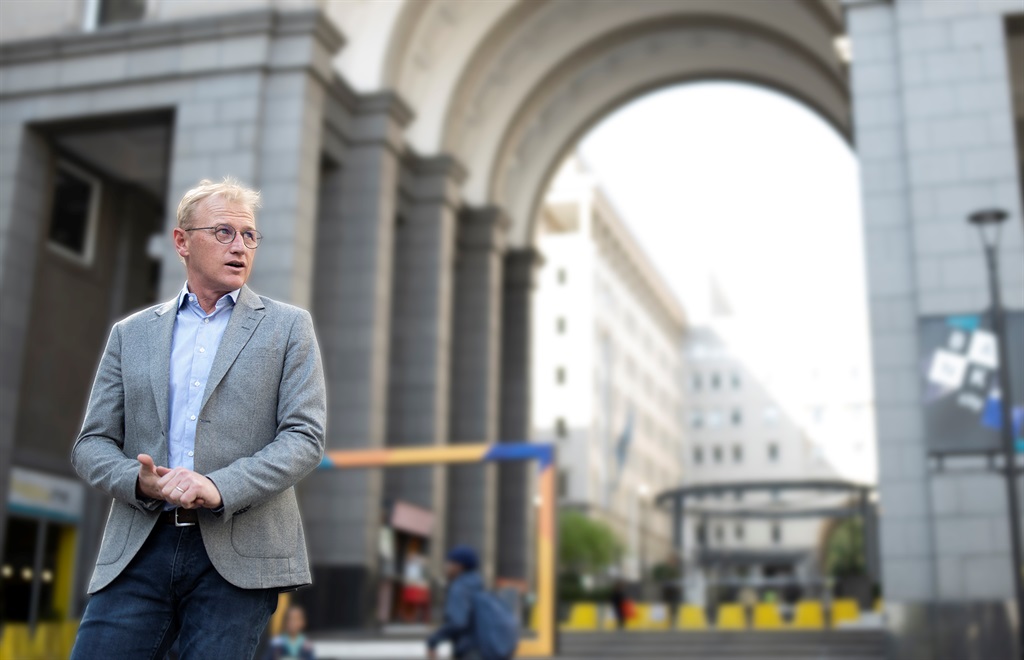 Customers donate R4.4m using the new ‘nav» Care’ capability on the FNB ...