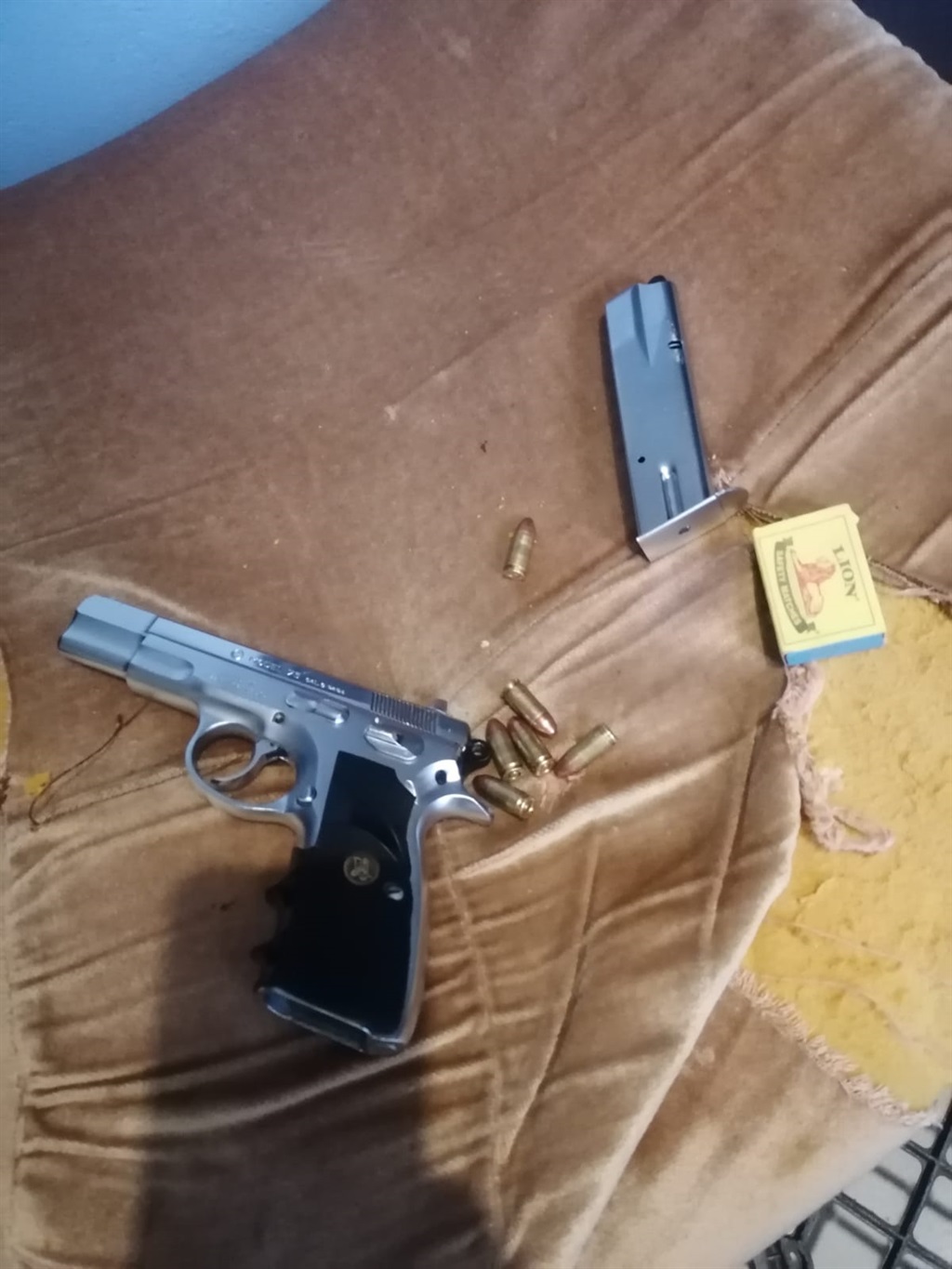 Cops recovered unlicensed firearms during their operations over the weekend.