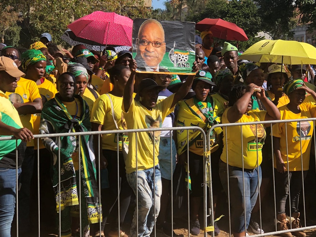 Supporters of former president Jacob Zuma outside the Pietermaritzburg division of the KwaZulu-Natal High Court Picture: Juniour Khumalo 