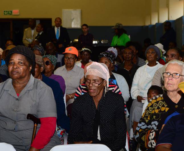 Elderly people have told the municipality they’re tired of being robbed.