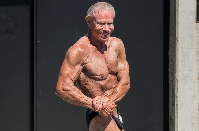 World's oldest bodybuilder, 90, who poses nude says 'Neanderthal DNA' key  to longevity - Daily Star