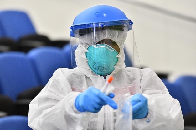 A health worker in PPE during the Covid-19 pandemic. 
