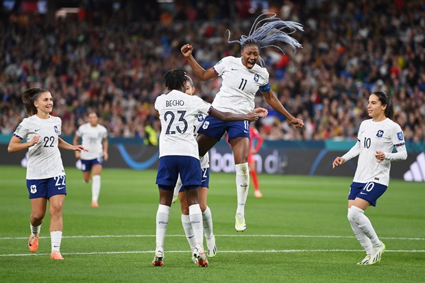 <p><strong><span style="text-decoration:underline;">RESULTS</span></strong></p><p><strong>Panama 3-6 France&nbsp;</strong></p><p><strong>Jamaica 0-0 Brazil</strong></p><p>Group F had it all to play for before kick-off as every team still had a chance to qualify for the last 16.</p><p>Panama shocked many when they struck first against France through Marta Cox's unbelievable free-kick in the second minute for their first-ever World Cup goal. The French would quickly take control of the tie, though, scoring in the 21st, 28th, 37th and 45th minutes (through Maelle Lakrar, Kadidiatou Diani twice and Lea le Garrec, respectively) to take a commanding 4-1 lead into the half-time break.</p><p>Diani completed her hat-trick in the 52nd minute, only for Panama to score twice more through Yamira Pinzon and Lineth Cedeno, but it was too little too late as the French went on to score a sixth in injury time to seal their lead at the top of Group F and progression to the round of 16 at their opposition's expense.</p><p>In the other tie, Brazil started slowly but then dominated possession against the Jamaicans, but neither side was able to break the deadlock before half-time.&nbsp;</p><p>The South Americans applied heavy pressure after the break, but found the Jamaican rearguard too difficult to break down, and with no goals coming before the final whistle, the South Americans go home while Jamaica made history in qualifying for the last 16 for the first time ever.</p>