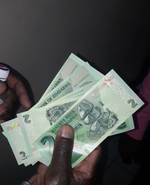 New Zimbabwe bank notes (Memory Mataranyika)