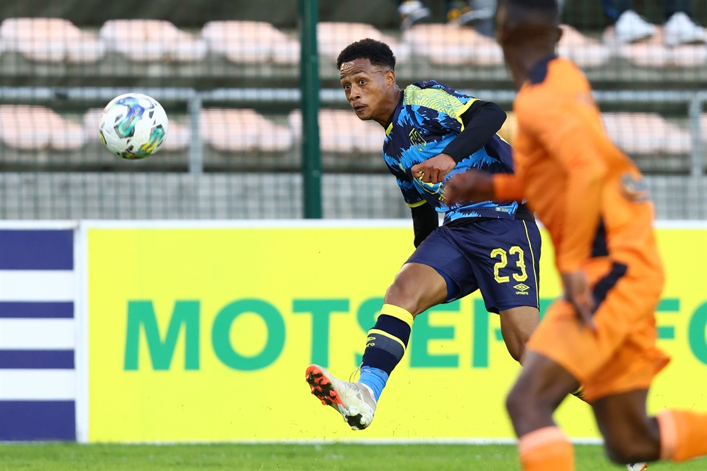 Tinkler hails scintillating young duo in CT City's season opening win ...