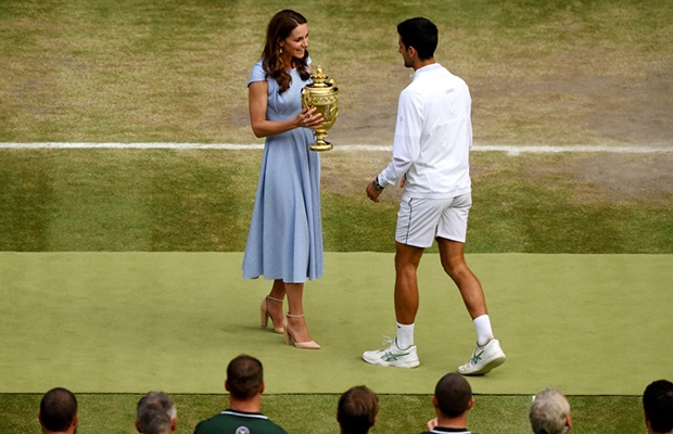 
Catherine, Duchess of Cambridge, presenting the trophy to Novak Djokovic after his Gentlemen’s Singles Final win. (Photo: Getty Images)