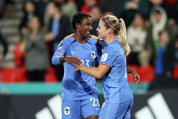 <p><strong><span style="text-decoration:underline;">RESULT</span></strong></p><p><strong>France 4-0 Morocco&nbsp;</strong></p><p>The French took control of proceedings early in the final round of 16 match of the competition, with Kadidiatou Diani scoring in the 15th minute with a resounding header against Herve Renard's Moroccans.&nbsp;</p><p>Kenza Dali added a second just five minutes later, and then Eugenie Le Sommer scored in the 24th minute as Les Bleues completed a dominant first half over the African nation without reply.</p><p>Morocco emerged with intent in the second half, with Anissa Lahmari going close before being ruled offside in another attack, while Ibtissam Jraidi forced Pauline Peyraud Magnin into a save.&nbsp;</p><p>The African side continued to push for a goal but struggled to create further clear-cut chances, and they were punished yet again when France's all-time leading goalscorer Le Sommer put away her second strike of the day in the 70th minute to see the European powerhouses through to the quarter-finals of the competition.</p>
