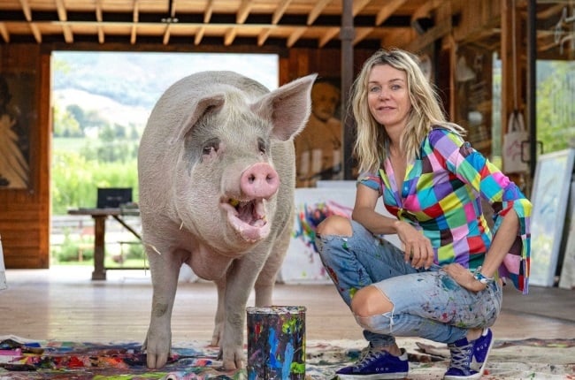 Pigcasso, the hottest painter in town, makes thousands of dollars with her  art