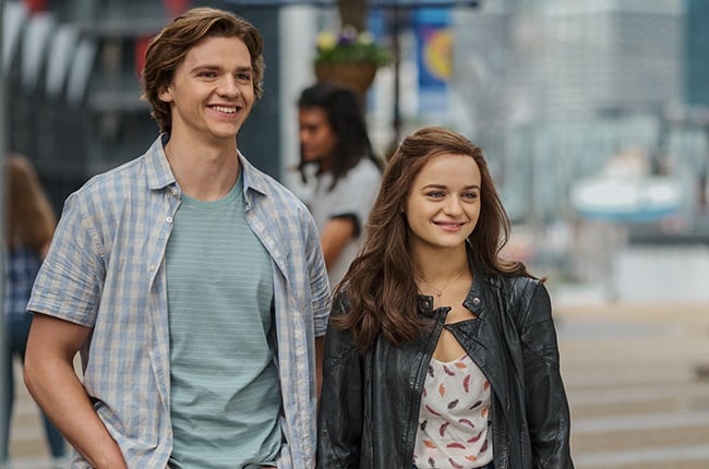 Joel Courtney as Lee Flynn and Joey King as Shelly "Elle" Evans in The Kissing Booth 2.