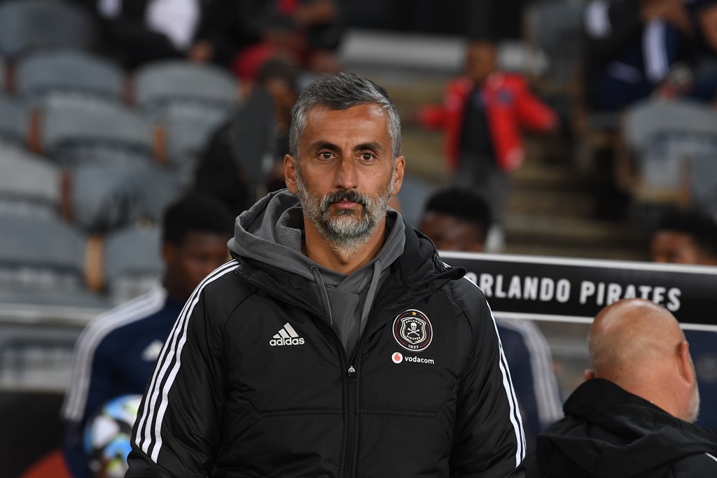 We want to be the champions' - Riveiro hails collective grit as Pirates  sail towards final