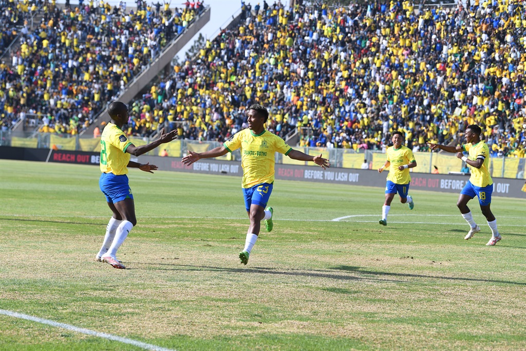 PSL Results I Sundowns thrash Chiefs 3-0 at the FNB Stadium 