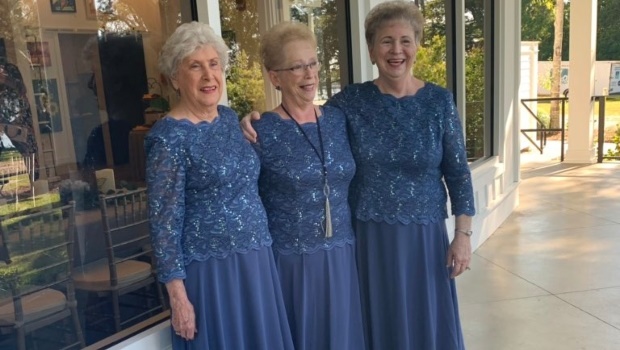The three grannies in their matching outfits. (PHOTO: Twitter/@aacampisi) 