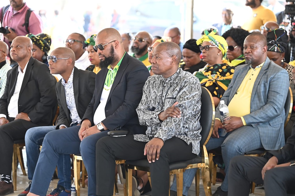 ANC KZN chairman Siboniso Duma and other ANC members visited the Buthelezi family on Sunday, 10 September.