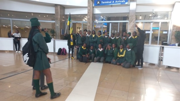<p>Some African National Congress members, along with a group of schoolchildren, have gathered in waiting for the group of Banyana Banyana players who are arriving at 16:30.</p><p><em>Photo: Khanyiso Tshwaku (News24 Sport)</em></p>